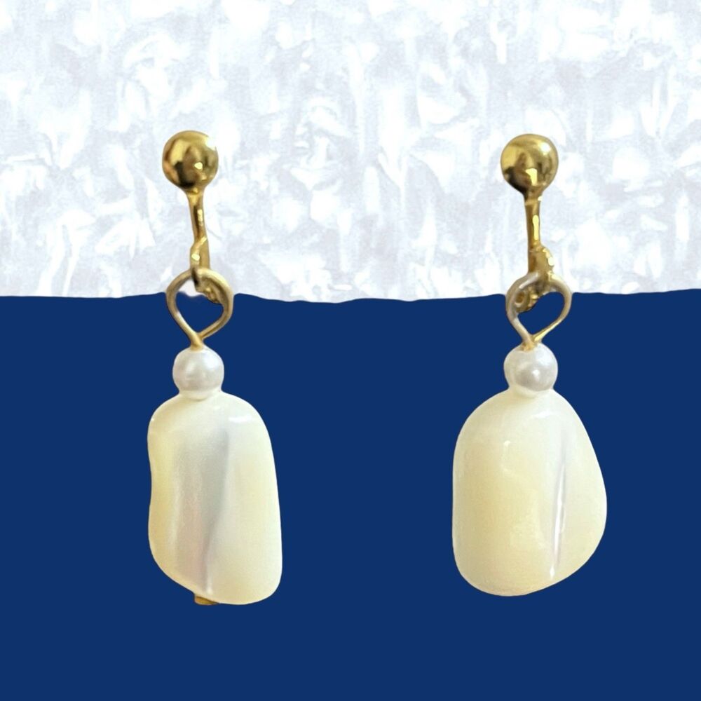 Vintage Mother Of Pearl Nugget Earrings Clip On Gold Tone Dangle Drop Bead Chic